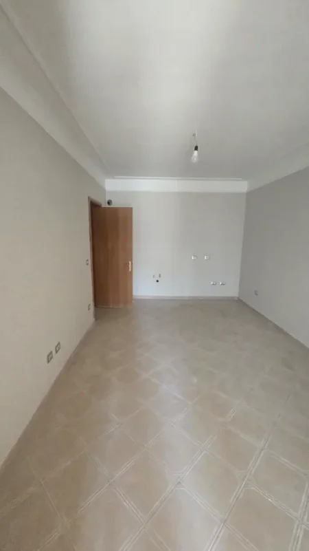 Tirane, shitet apartament 2+1 Kati 3, 68 m² 160.000 € (21 Dhjetori)