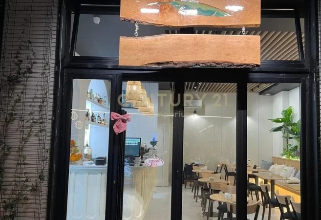 Tirane, jepet me qera lokal Kati 0, 100 m² 800 € (Rruga e Barrikadave)