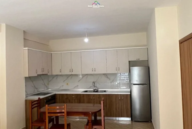 Tirane, jepet me qera apartament 1+1 Kati 4, 77 m² 450 € (Kodra e Diellit)