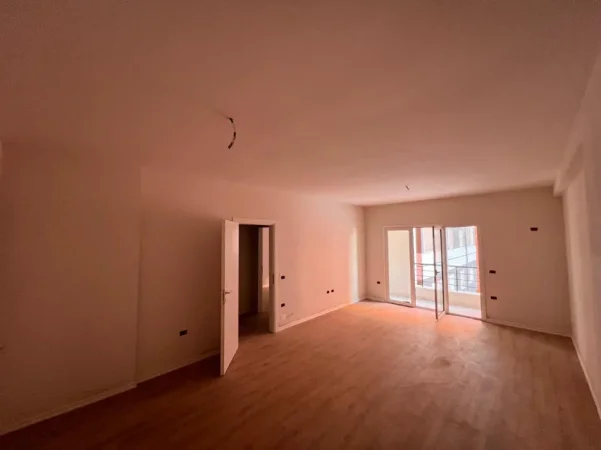 Tirane, shitet apartament 1+1+Ballkon Kati 2, 70 m² 110.000 €