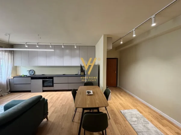 Tirane, jepet me qera apartament 2+1+Ballkon Kati 1, 100 m² 1.050 € (RRUGA E DURRESIT)