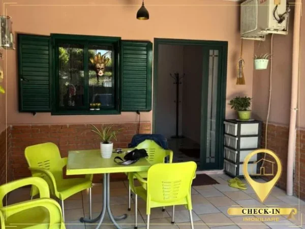 Tirane, jepet me qera apartament duplex Dublex Kati 0, 300 m² 2.000 € (Rruga Elbasanit)