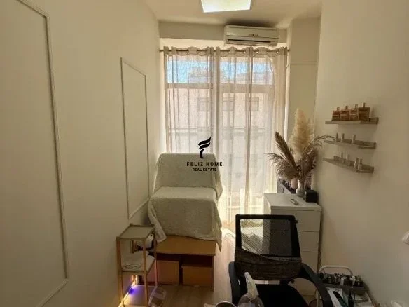 Tirane, jepet me qera dyqan Kati 3, 50 m² 400 € (BLLOKU)