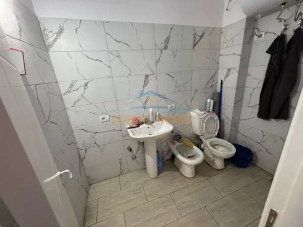 Tirane, shitet 1+1 Kati 5, 74 m² 162.800 € (Mine Peza)