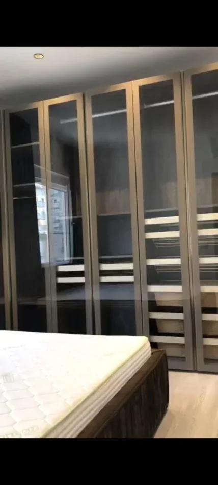 Tirane, jepet me qera apartament 1+1 Kati 4, 68 m² 800 € (Blloku)