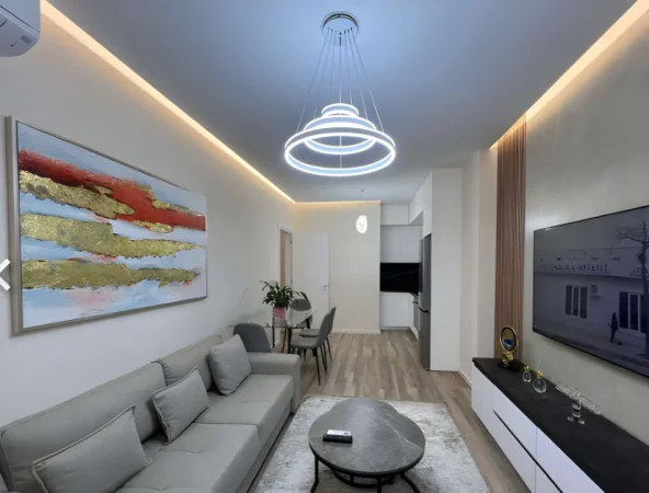 Tirane, jepet me qera apartament 1+1+Ballkon Kati 4, 70 m² 900 € (900)
