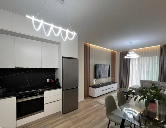 Tirane, jepet me qera apartament 1+1+Ballkon Kati 4, 70 m² 900 € (900)