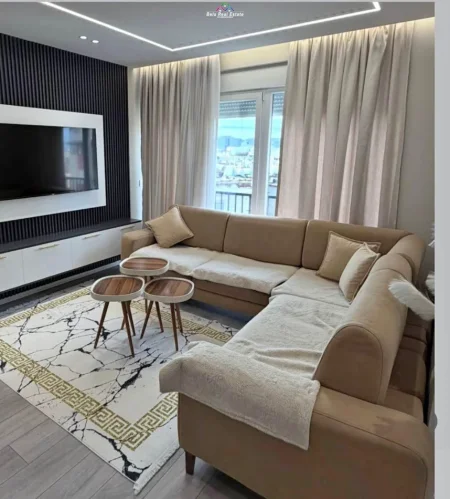 Tirane, jepet me qera apartament 2+1+Ballkon Kati 4, 100 m² 780 € (Karburant Kastrati)