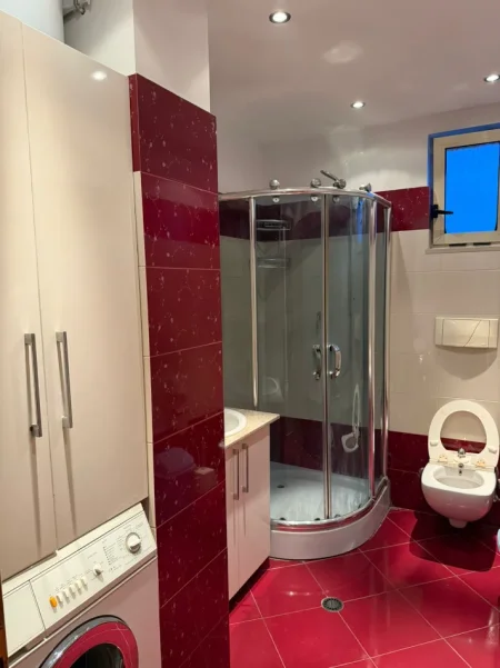 Tirane, jepet me qera apartament 2+1 Kati 10, 71 m² 550 € (Rruga Karl Gega)