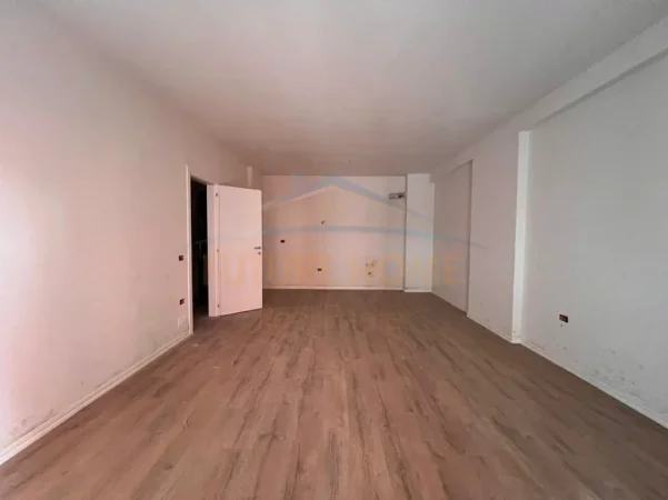Tirane, shitet apartament 1+1 Kati 2, 71 m² 107.000 € (YZBERISHT)