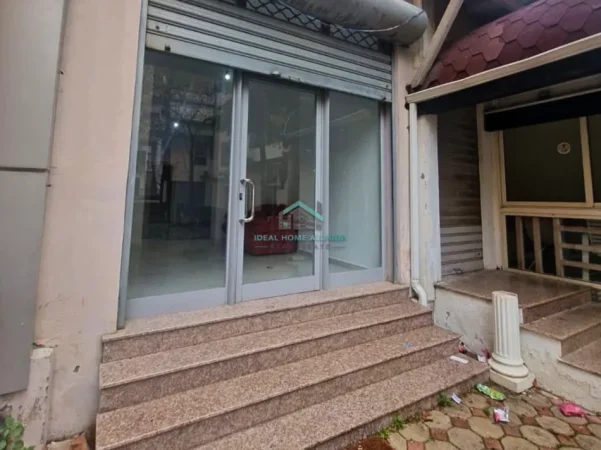 Vlore, jepet me qera dyqan Kati 1, 35 m² 250 € (porti vlore)