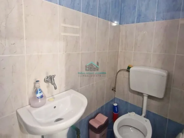 Vlore, jepet me qera dyqan Kati 1, 35 m² 250 € (porti vlore)