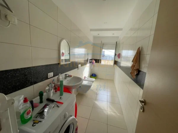 Tirane, shitet apartament 2+1+Ballkon Kati 5, 168 m² 187.000 € (FRESK)