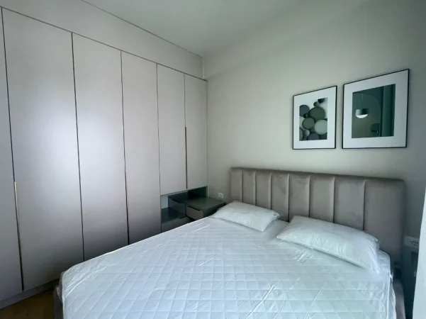 Tirane, jepet me qera apartament 1+1 Kati 8, 50 m² 470 € (ALI DEMI)