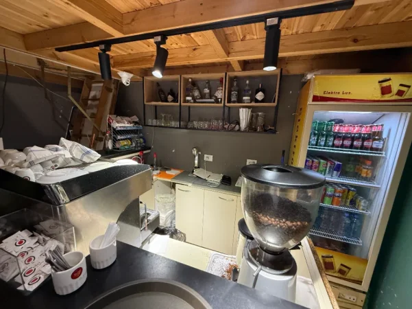 Tirane, shitet zyre Kati 0, 55 m² 99.000 € (kodra e diellit)