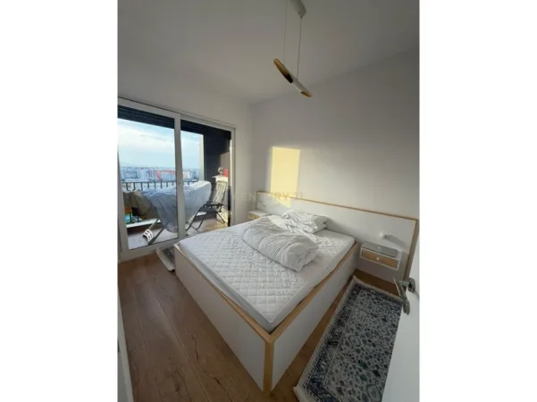 Tirane, jepet me qera apartament Kati 10, 50 m² 450 € (Rruga Bedri Karapici)
