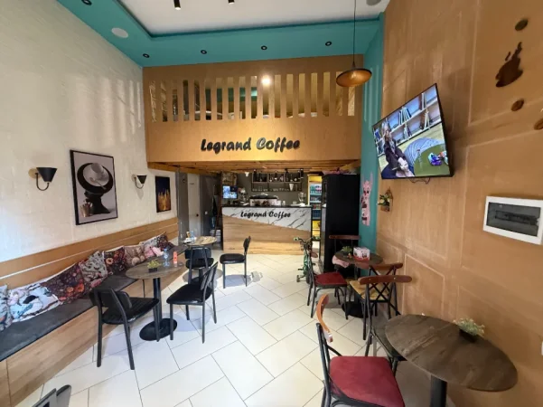 Tirane, shitet dyqan Kati 0, 55 m² 99.000 € (kodra e diellit , selite)