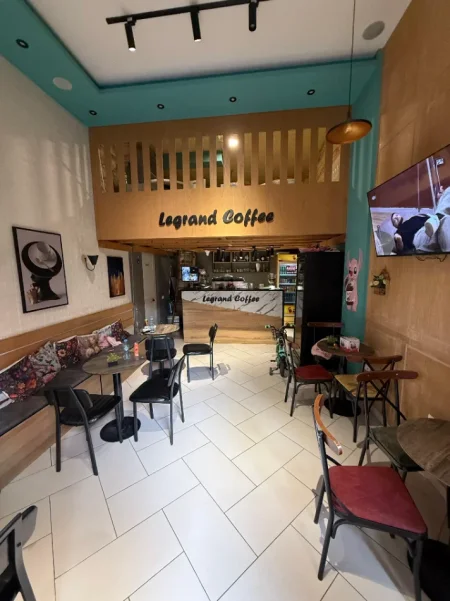 Tirane, shitet bar-resorant Kati 0, 55 m² 99.000 € (kodra e diellit)