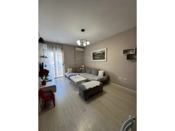 Tirane, shitet apartament 1+1 Kati 3, 64 m² 119.000 € (FABRIKA E MIELLIT)