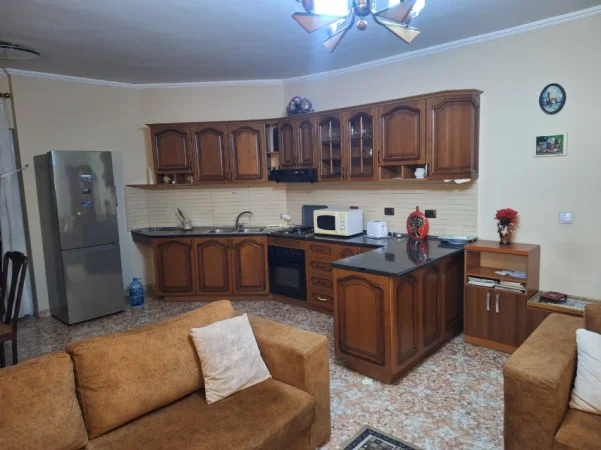 Tirane, jepet me qera apartament 2+1 Kati 3, 103 m² 600 € (Don Bosko)