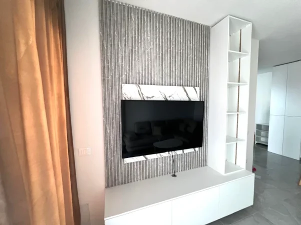 JEPET ME QERA APARTAMENT SUPER LUKS NE ASTIR ME TIPOLOGJI 1+1,  500 eur