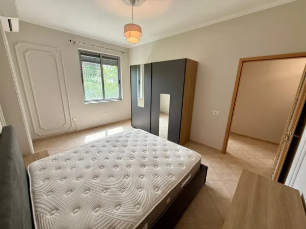 Tirane, jepet me qera apartament 2+1 Kati 3, 