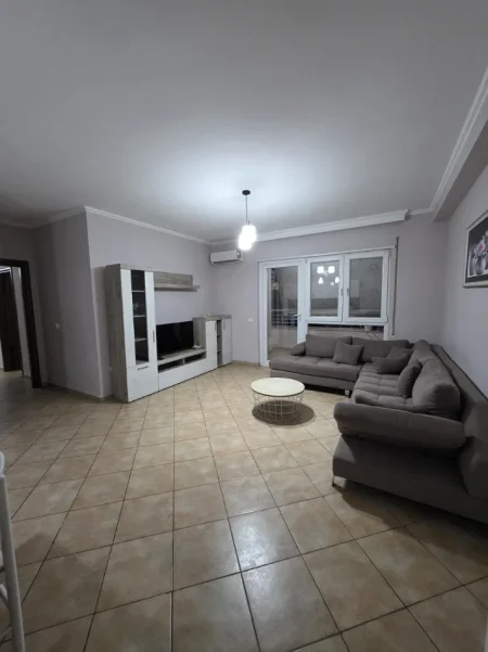 Tirane, jepet me qera apartament 2+1 Kati 6, Astir, prane Bar Oslo, Cmimi: 55.000 Leke/Muaj