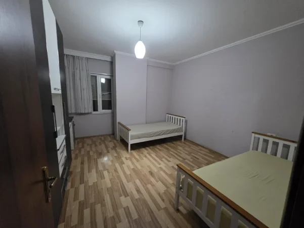 Tirane, jepet me qera apartament 2+1 Kati 6, Astir, prane Bar Oslo, Cmimi: 55.000 Leke/Muaj