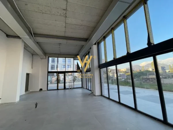 Tirane, jepet me qera ambjent biznesi Kati 0, 120 m² 1.500 € (BULEVARDI I RI)