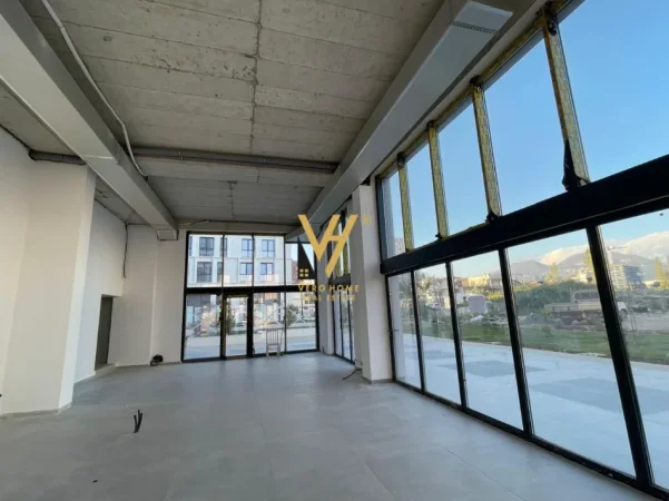 Tirane, jepet me qera ambjent biznesi Kati 0, 120 m² 1.500 € (BULEVARDI I RI)