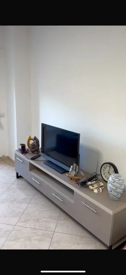 Tirane, jepet me qera apartament 2+1 Kati 2, 128 m² 500 € (Rruga Musa Agolli/ Siri Kodra)