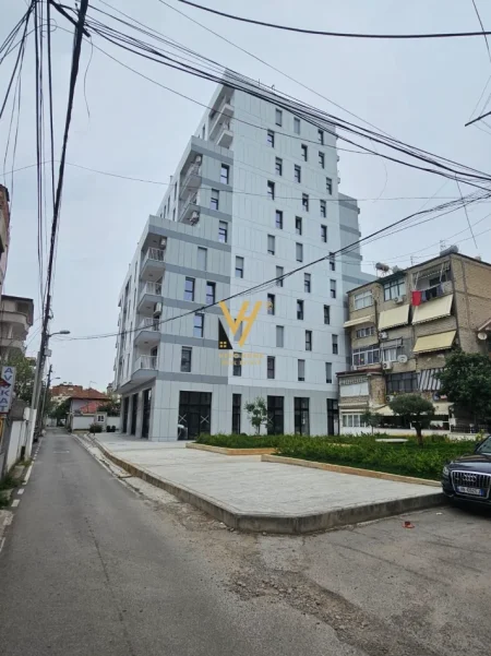 Tirane, shitet apartament 2+1+Ballkon Kati 8, 211 m² 250.000 € (XHAMLLIKU)
