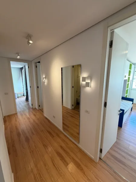 Tirane, jepet me qera apartament 2+1 Kati 6, 800 € (rruga riza cerova , rruga bardhyl)