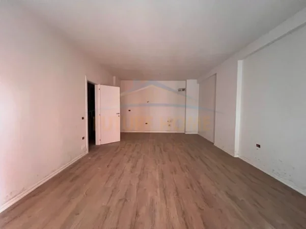 Tirane, shitet apartament 1+1+Aneks+Ballkon Kati 2, 72 m² 107.000 € (Yzberisht)
