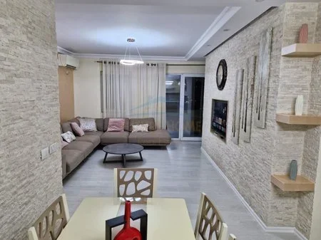 Tirane, shitet apartament 3+1 Kati 3, 126 m² 209.000 € 