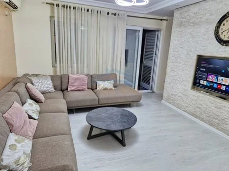 Tirane, shitet apartament 3+1 Kati 3, 126 m² 209.000 € 