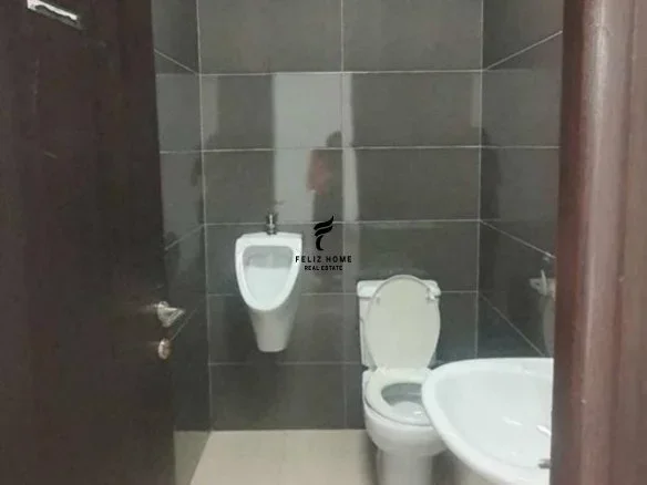 Tirane, jepet me qera dyqan Kati 0, 178 m² 1.650 € (STACIONI I TRENIT)