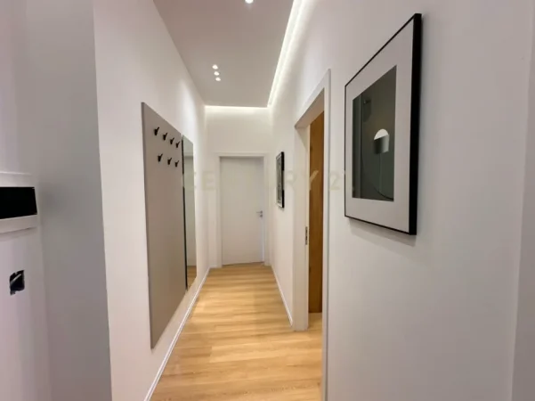 Tirane, jepet me qera apartament 2+1 Kati 8, 93 m² 1.300 € 