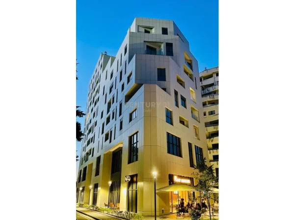 Tirane, jepet me qera apartament 2+1 Kati 8, 93 m² 1.300 € 