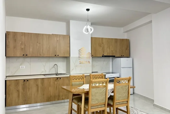 Tirane, jepet me qera apartament 2+1+Ballkon , 100 m² 600 € (Astir)