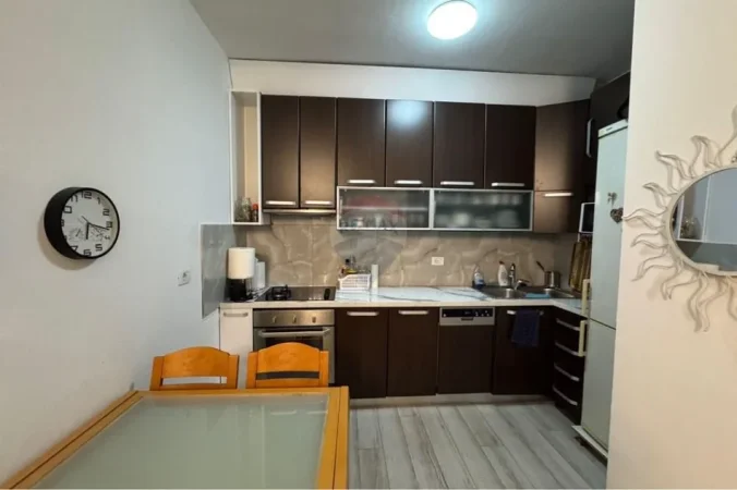 Shqiperi, shitet apartament 2+1 , 