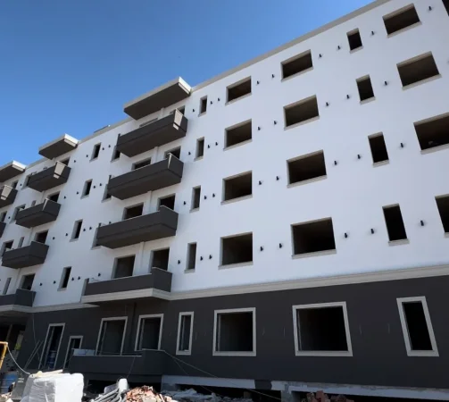 Tirane, shitet apartament 1+1+Ballkon Kati 4, 60.180 € (kamez)