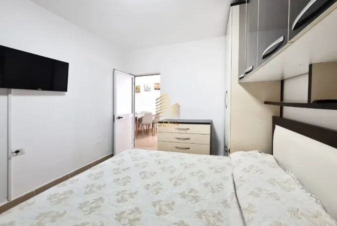 Tirane, jepet me qera apartament 1+1+Aneks+Ballkon Kati 1, 90 m² 750 € (Pazari i Ri)