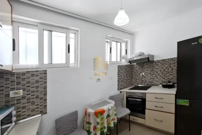 Tirane, jepet me qera apartament 1+1+Aneks+Ballkon Kati 1, 90 m² 750 € (Pazari i Ri)