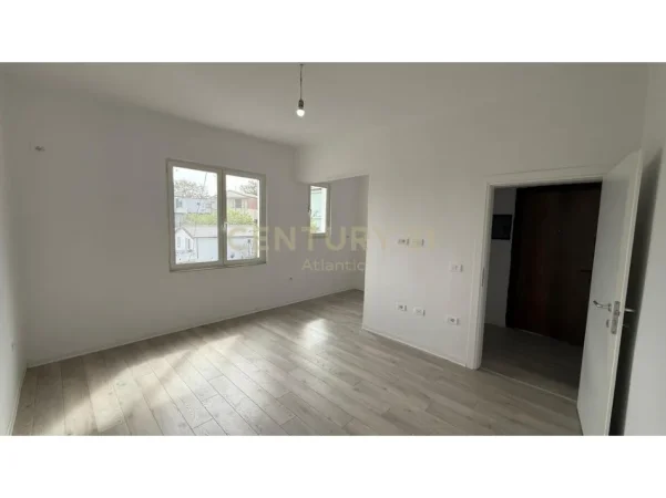 Durres, shitet apartament 2+1 Kati 3, 70 m² 85.000 € (Durres)