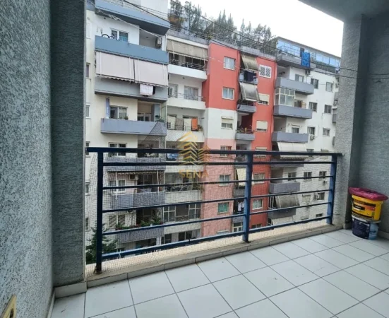 Tirane, jepet me qera apartament 2+1+Ballkon Kati 5, 102 m² 500 € (Yzberisht)