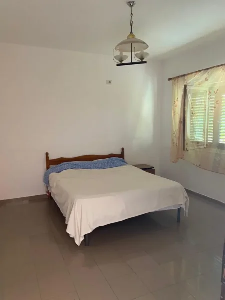 Tirane, jepet me qera apartament 3+1 Kati 3, 170 m² 550 € (Ish Tregu Elektrik)