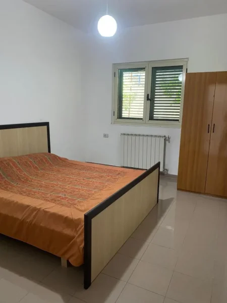Tirane, jepet me qera apartament 3+1 Kati 3, 170 m² 550 € (Ish Tregu Elektrik)