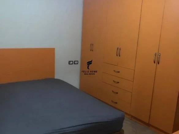 Tirane, jepet me qera apartament 1+1 Kati 1, 65 m² 300 € (SHKOLLA E BASHKUAR)