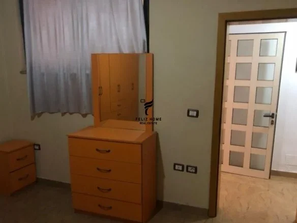 Tirane, jepet me qera apartament 1+1 Kati 1, 65 m² 300 € (SHKOLLA E BASHKUAR)